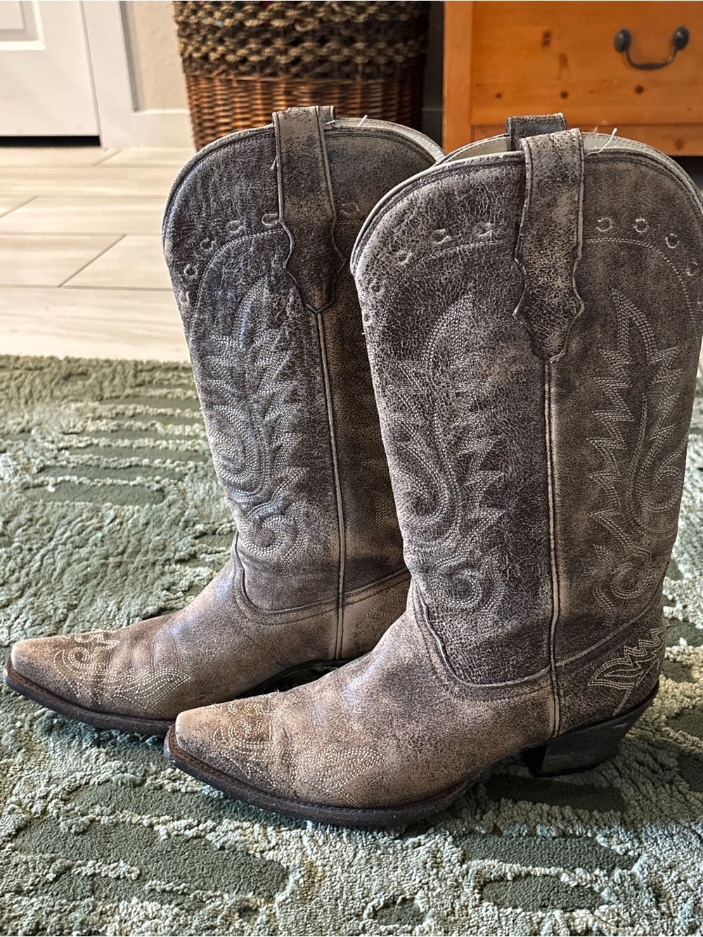 Corral Distressed Grey Leather Western Cowboy Boots - Snip Toe Size 9.5